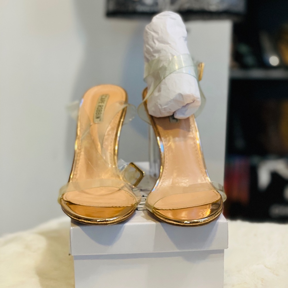 Shoes - Picture 2 of 6